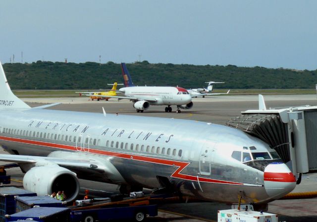 Boeing 737-800 (N951AA)