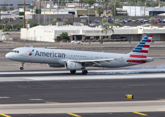 Airbus A321 (N540UW)