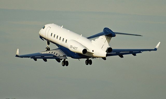 Bombardier Challenger 300 (ZS-ACT)