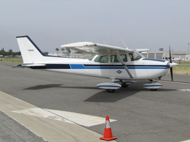 Cessna Skyhawk (N20051) - Taxiing to RWY 24