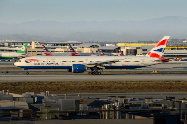 BOEING 777-300ER (G-STBG)