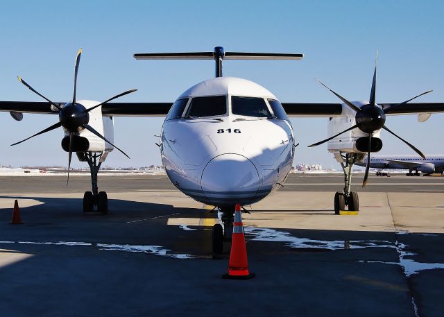 de Havilland Dash 8-400 (C-GLQR)