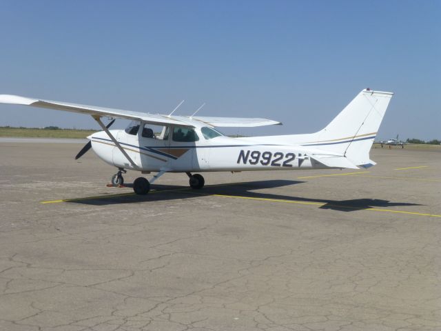 Cessna Skyhawk (N9922Y)