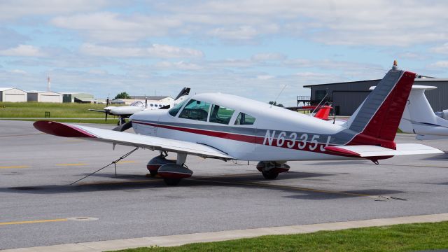 Piper Cherokee (N6335J)