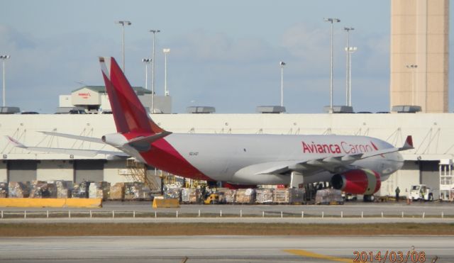 Airbus A330-200 (N334QT)