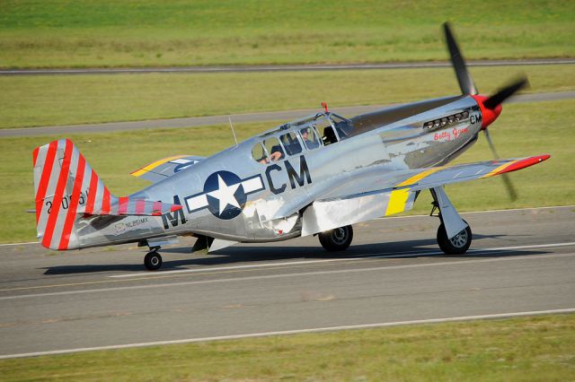 North American P-51 Mustang (NL251MX)