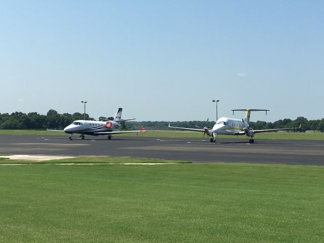 Beechcraft 1900 (N660MW)