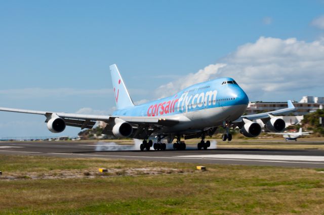 Boeing 747-400 (F-HKIS)