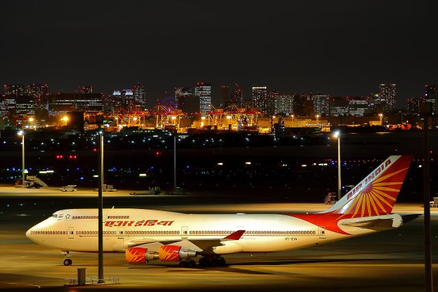 Boeing 747-400 (VT-EVA)