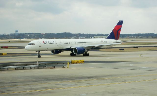Boeing 757-200 (N603DL) - One of DL's first 757s, N603DL taxis at ATL on Feb 28, 2011.