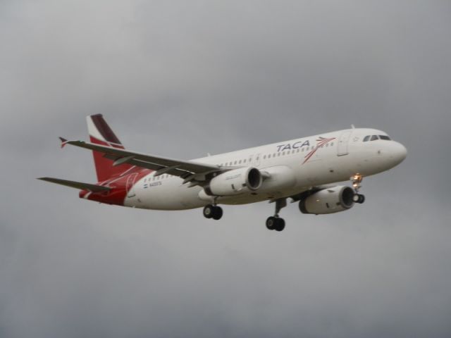 Airbus A320 (N499TA)