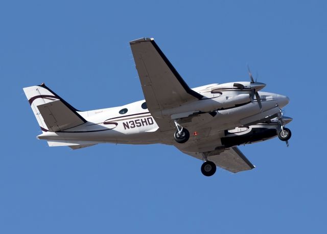 Beechcraft King Air 90 (N35HD)