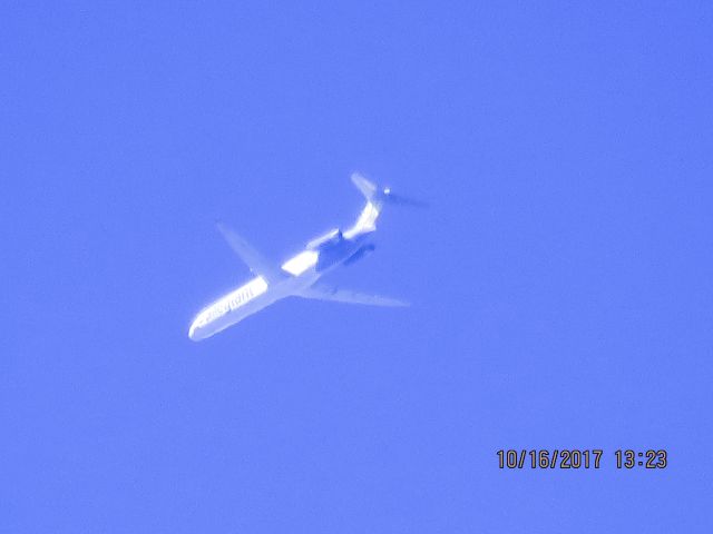 McDonnell Douglas MD-88 (N404NV)