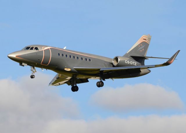 Dassault Falcon 2000 (CS-DTZ)