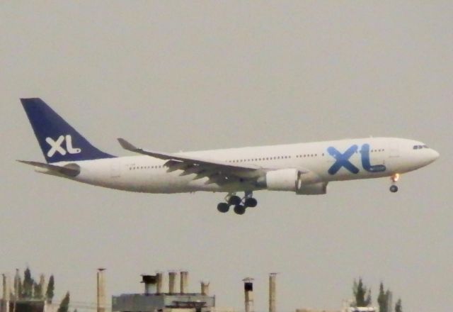 Airbus A330-200 (CS-TOP)