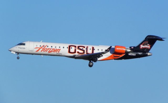 Canadair Regional Jet CRJ-700 (N609QX)