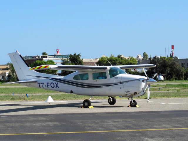 Cessna Centurion (T7-FOX)