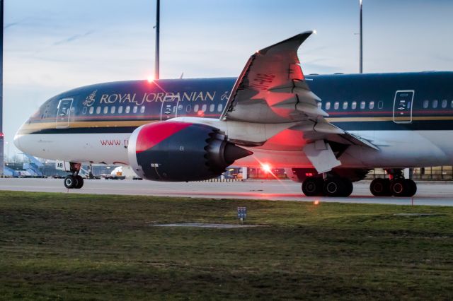 Boeing 787-8 (JY-BAB) - Rojal Jordaninan Boeing 787 Dreamliner visiting Munich