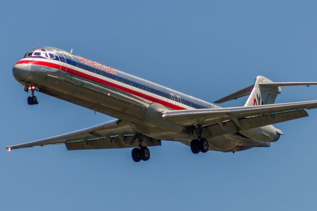 McDonnell Douglas MD-82 (N72528A) - Photo by John A Miller, a rel=nofollow href=http://www.PhotoEnrichments.comwww.PhotoEnrichments.com/a