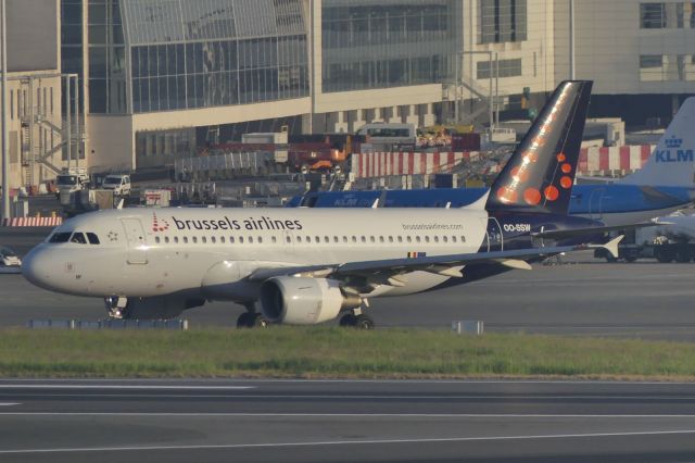 Airbus A319 (OO-SSW)