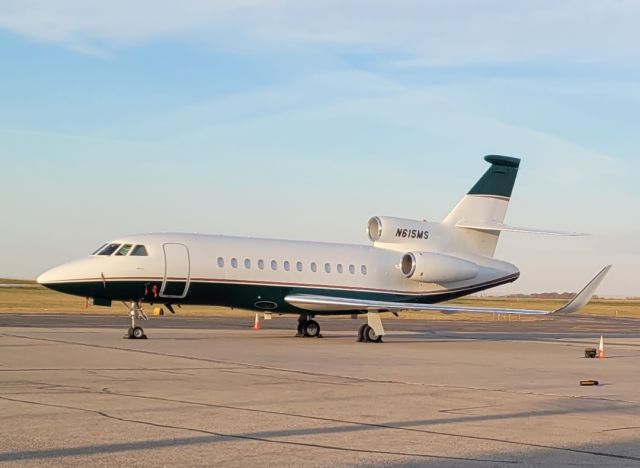 Dassault Falcon 900 (N615MS)