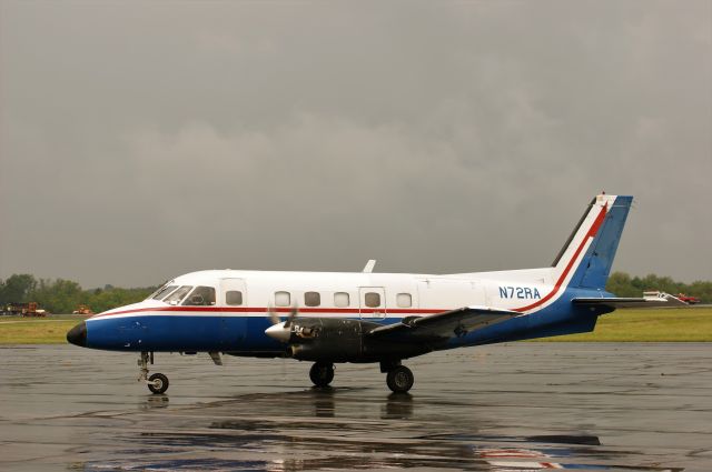 Embraer EMB-110 Bandeirante (N72RA)