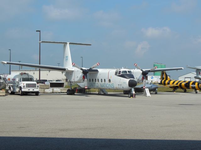 — — - Turboprop DE Havilland Caribou