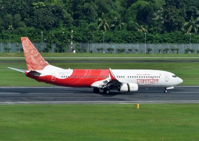 Boeing 737-800 (VT-AYC) - Landing at SIN (2016/11/02)