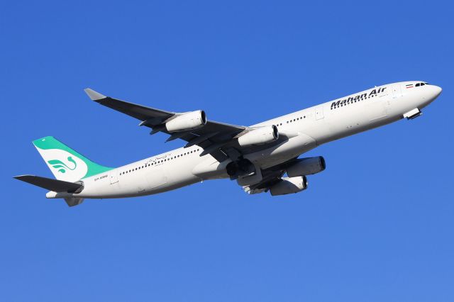 Airbus A340-300 (EP-MMB)