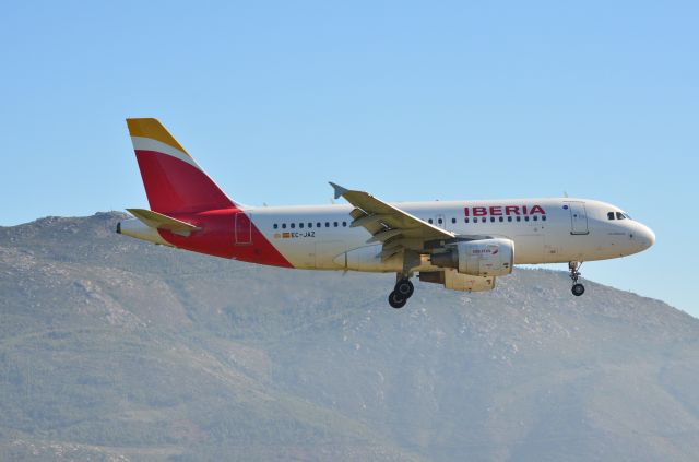 Airbus A319 (EC-JAZ) - EC-JAZ Landing At LEVX From LEMD. 07-11-2021