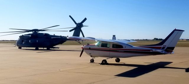 Cessna T210 Turbo Centurion (N10FL) - Chopper refueling and Cessna visiting 