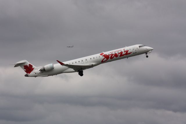 Canadair Regional Jet CRJ-900 (C-GJAZ)