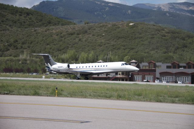 Embraer Legacy 600/650 (N908FL)