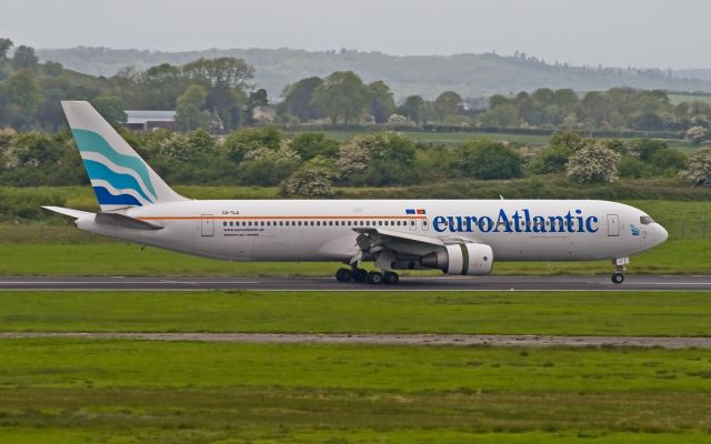 BOEING 767-300 (CS-TLO) - euroatlantic arriving in shannon on a medical diversion 29/5/13.