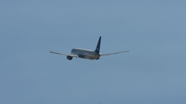 BOEING 767-300 (N120DL)