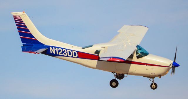 Cessna Centurion (N123DD) - N123DD 1974 CESSNA T210L Centurion s/n 21060627 - North Las Vegas Airport (IATA: VGT, ICAO: KVGT, FAA LID: VGT)br /Photo: Tomas Del Corobr /November 17, 2018