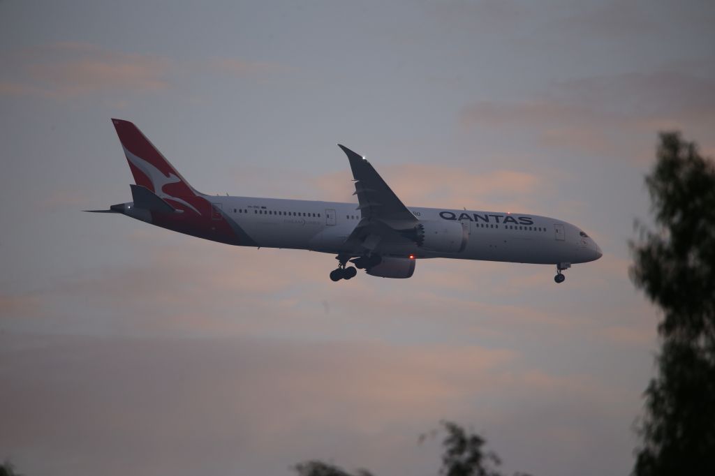 Boeing 787-9 Dreamliner (VH-ZNG)