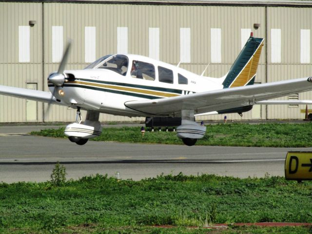 Piper Cherokee (N36395) - Taking off RWY 24