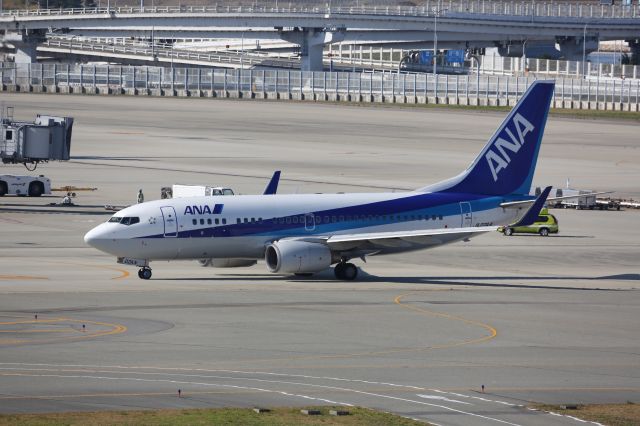 Boeing 737-700 (JA02AN)