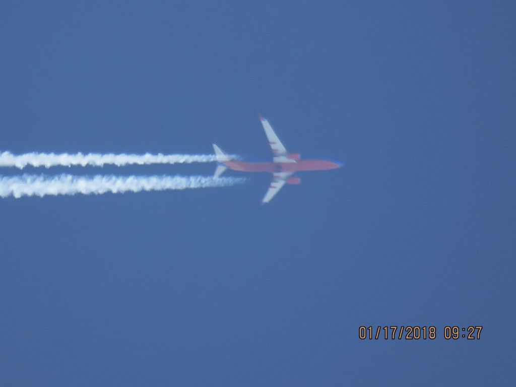 Boeing 737-800 (N8639B)