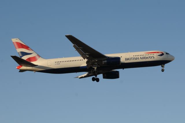 BOEING 767-300 (G-BNWN)
