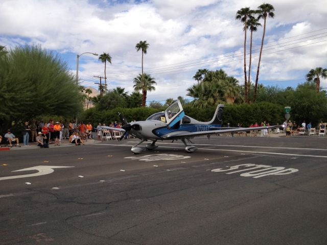 Cirrus SR-22 (N728ST) - AOPA Parade of Planes - Palm Springs