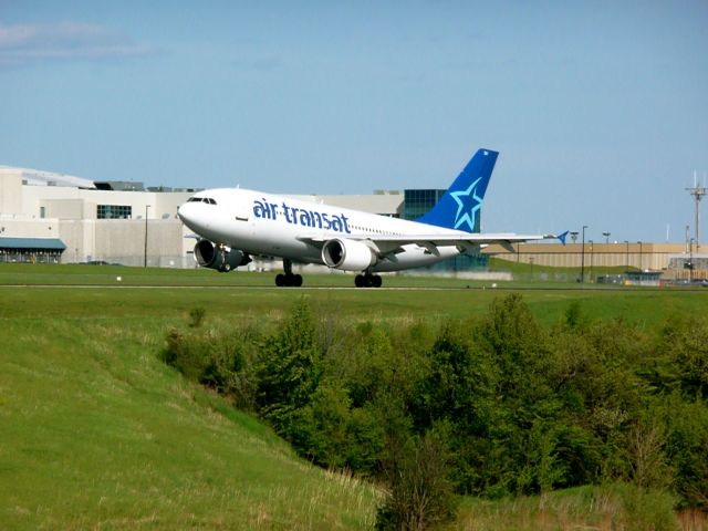 Airbus A310 (C-GVAT) - Another shot of this air transat A310-304,landing at Lester B. Pearson Intl,CYYZ/YYZ,Toronto,Canada(Malton)