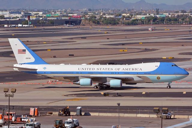 Boeing 747-200 (92-9000) - Boeing VC-25A 92-9000 at Phoenix Sky Harbor on October 20, 2018