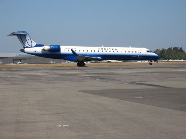 Canadair Regional Jet CRJ-700 (N746SK) - Taxiing to gate after landing