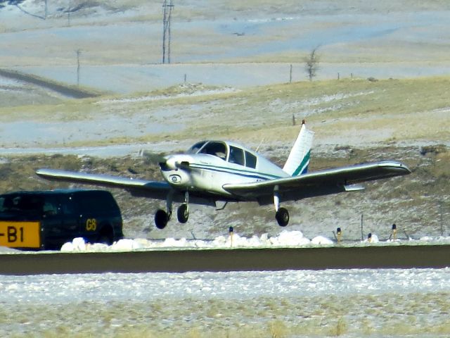 Piper Cherokee (N9690W)