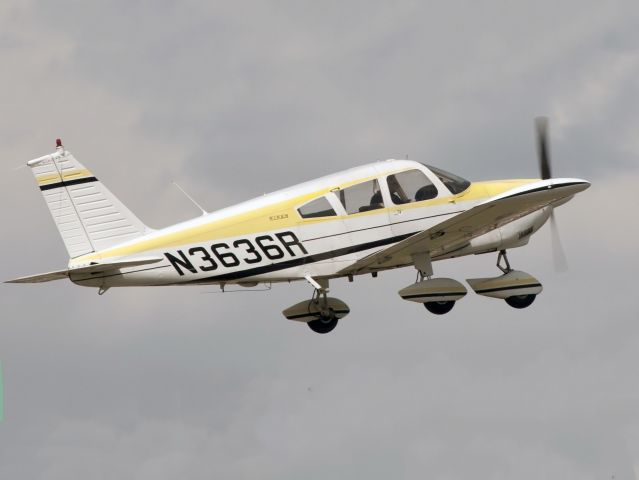 Cessna Skyhawk (N3636R) - Take off runway 11.