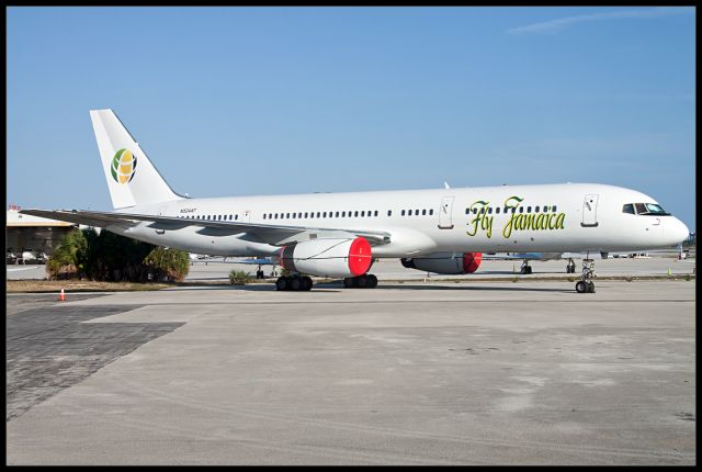 Boeing 757-200 (N524AT)