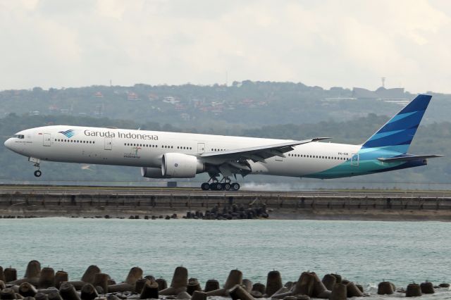 BOEING 777-300 (PK-GIK)