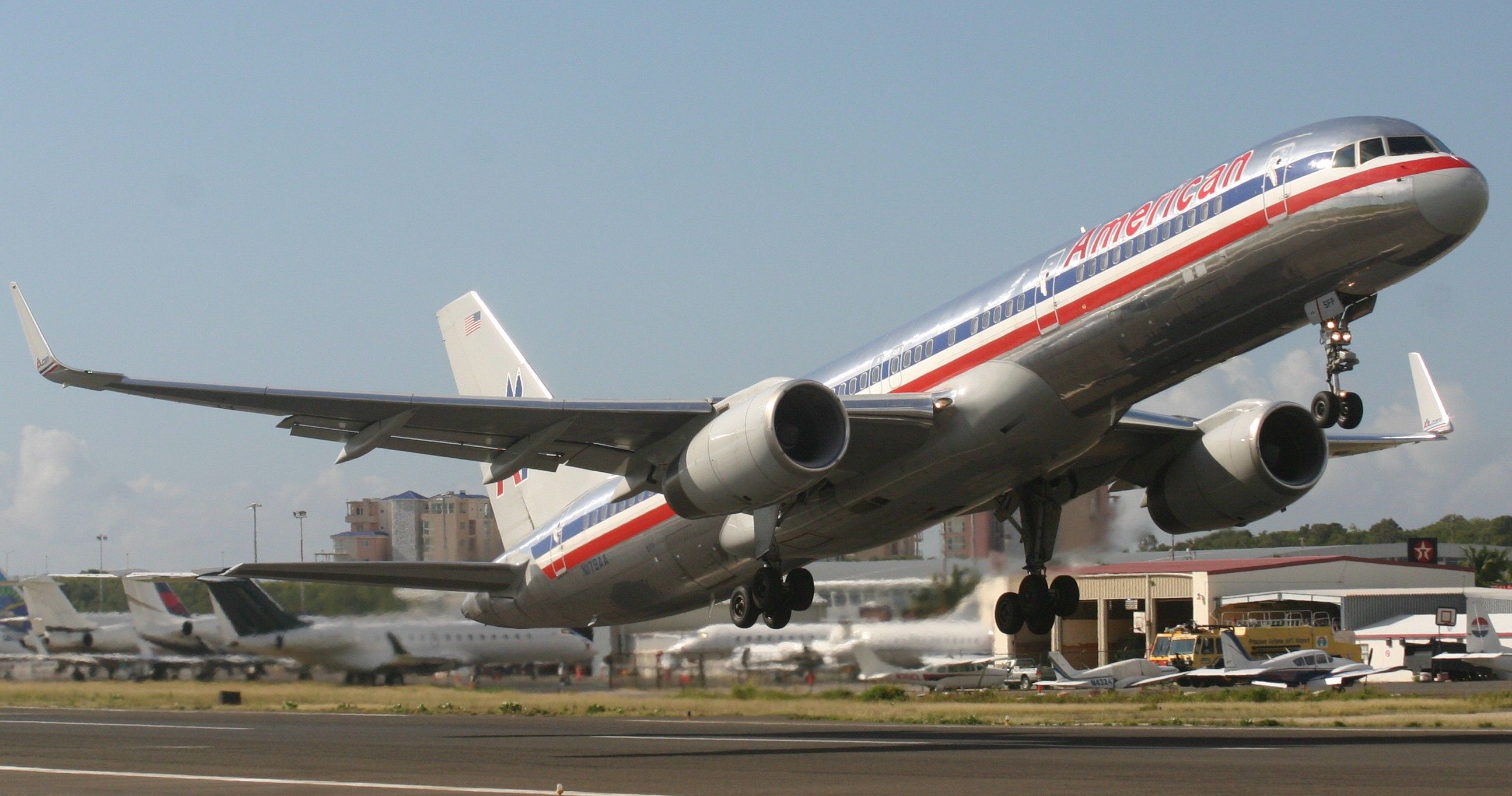 Boeing 757-200 (N179AA)